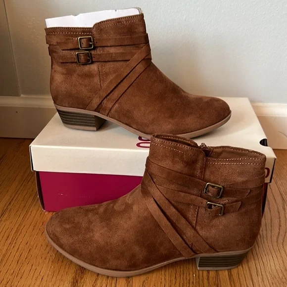 SO Suede Ankle Boots - Picture 10 of 12